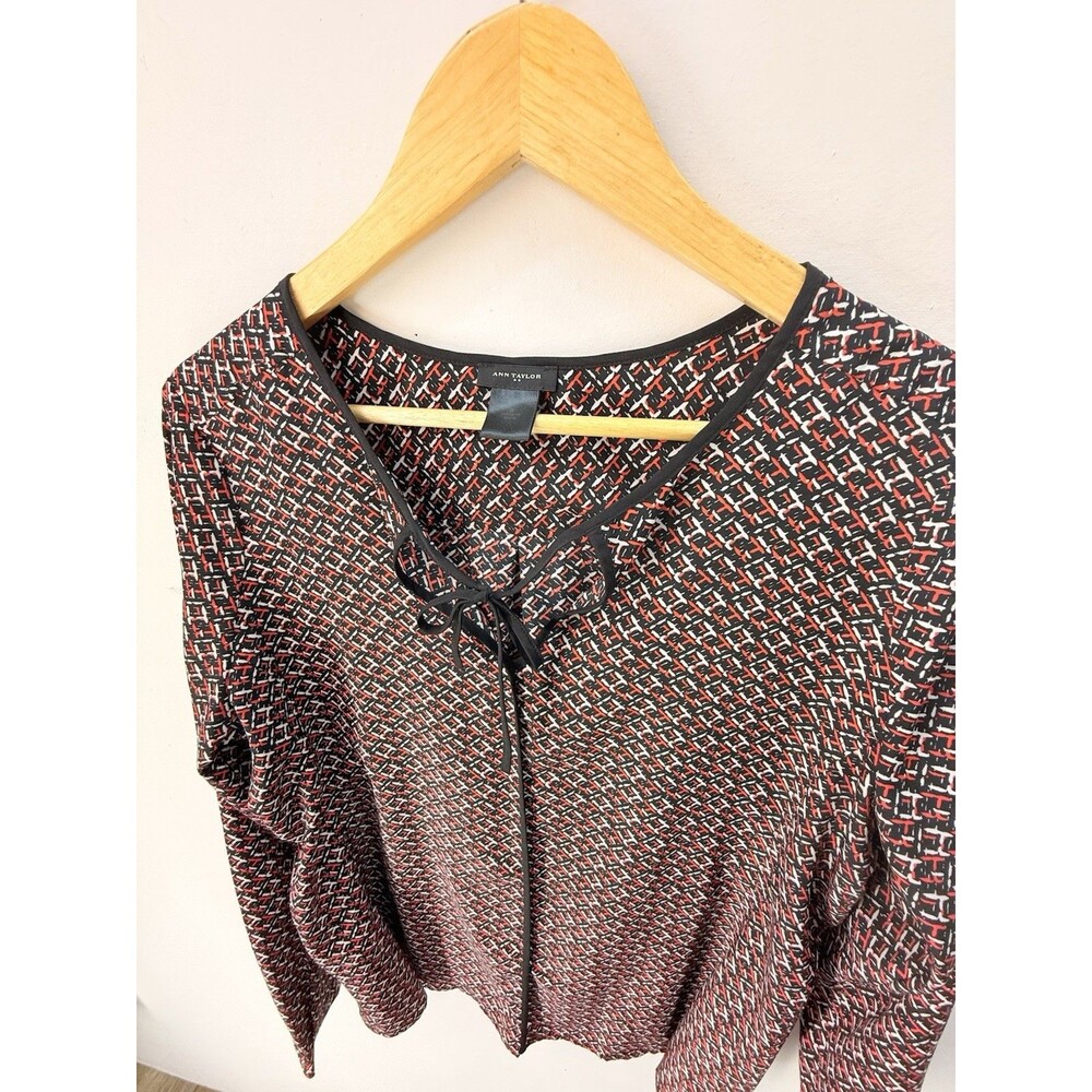 ANN TAYLOR :WOMEN DRESS BLOUSE SIZE 8 VNECK PULLOVER POLYESTER - Picture 1 of 11